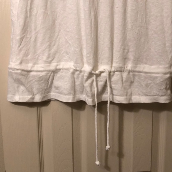 White tee - Picture 2 of 2